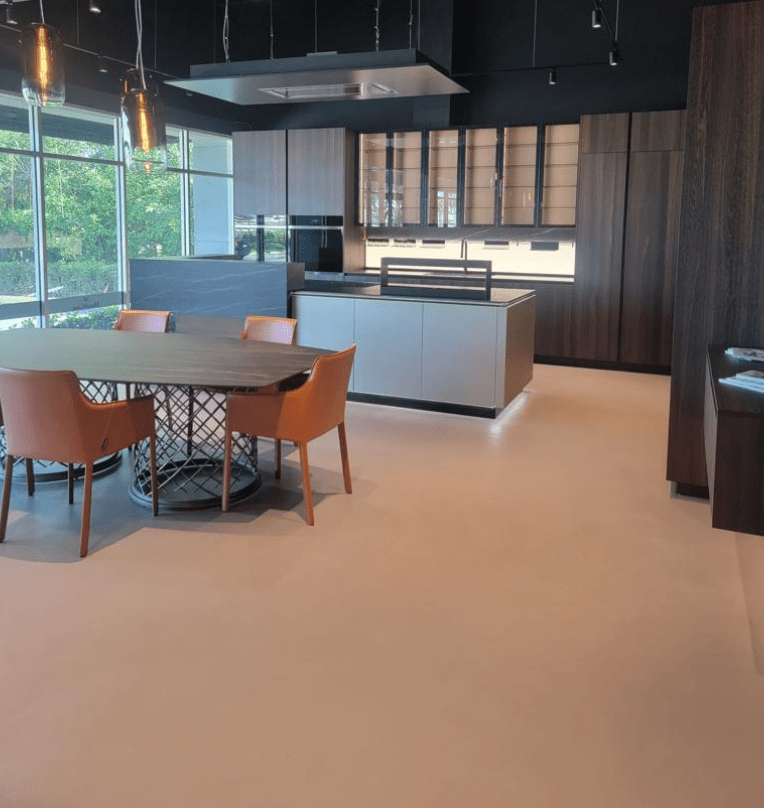 Aplicación profesional de microcementos